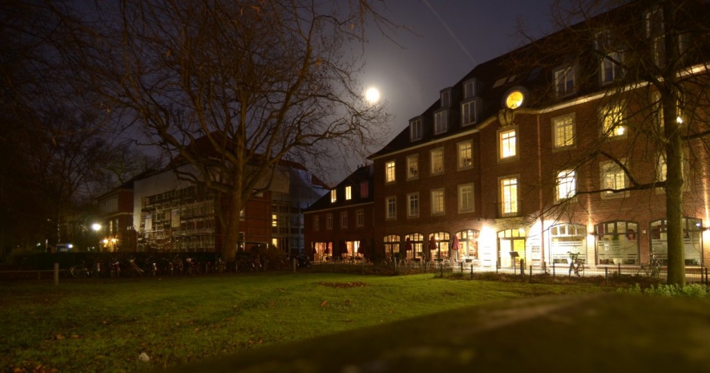 Bild: Münster Vollmond Promenade Nacht Ärztehaus