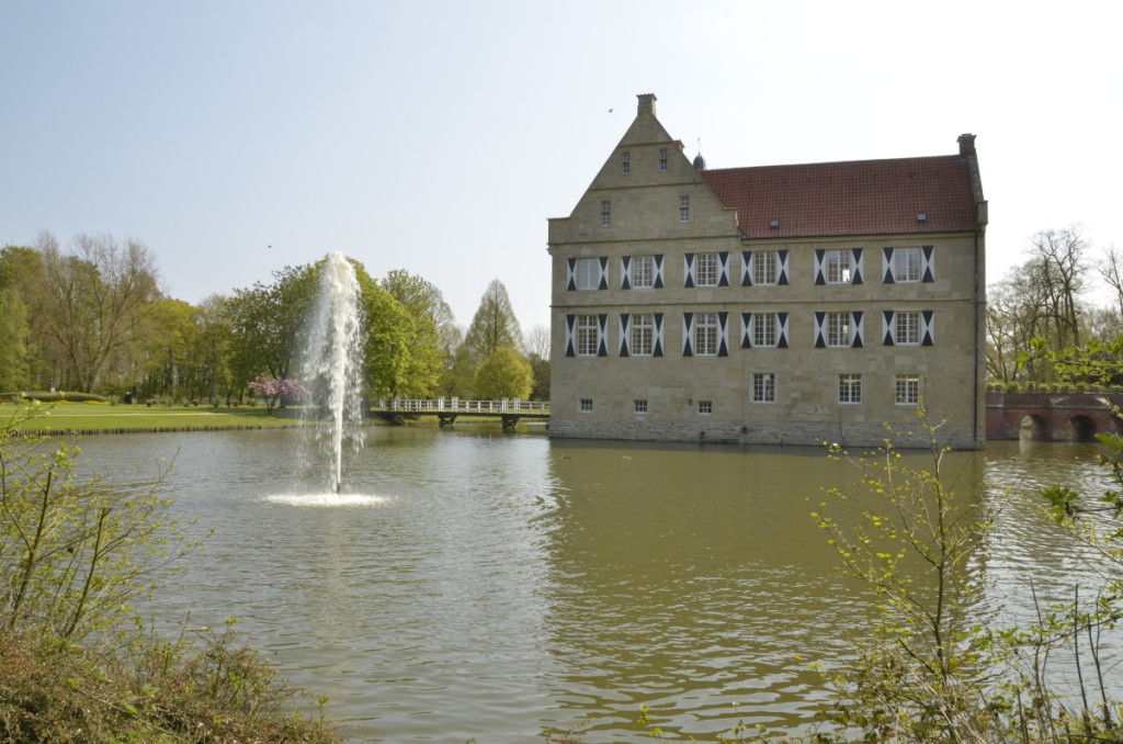 Bild: Burg Hülshoff, typische münsterländischen Wasserburg